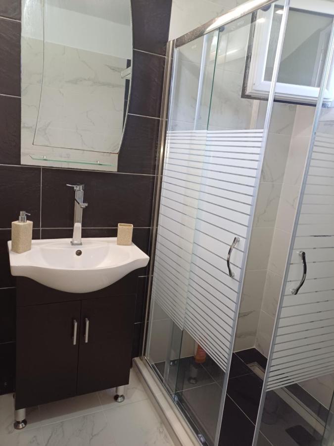 G.Tzanis Luxury Apartments Парга Екстериор снимка