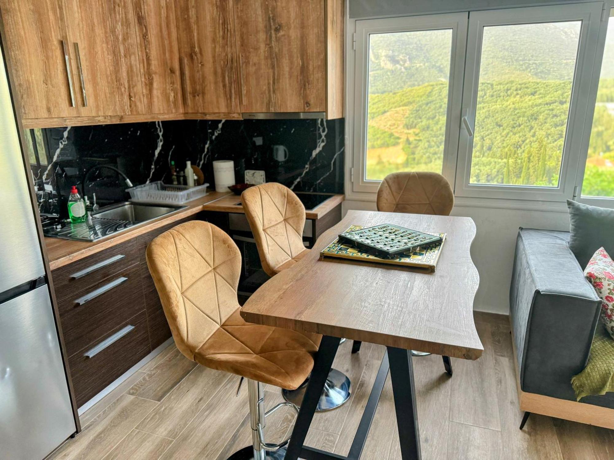 G.Tzanis Luxury Apartments Парга Екстериор снимка